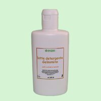 Latte detergente gelsomino pulizia quotidiana viso pelli normali e secche
